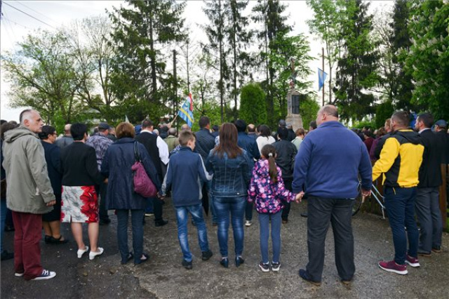 Úzvölgyi katonatemető - Tiltakozás Csíkszentmártonban