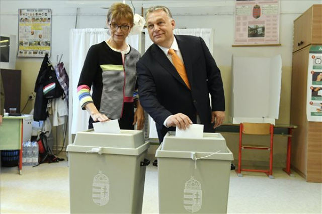 EP-választás - Orbán Viktor újságíróknak nyilatkozott a szavazás után 