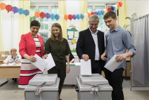 EP-választás - Dobrev Klára és Gyurcsány Ferenc szavaz