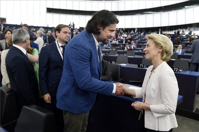 EU-tisztújítás - Megválasztották a német Ursula von der Leyent az Európai Bizottság új elnökének 