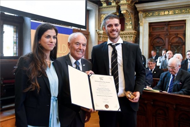 Átadták a Nemzetközi Fair Play Bizottság elismeréseit, Gasztonyit is díjazták 