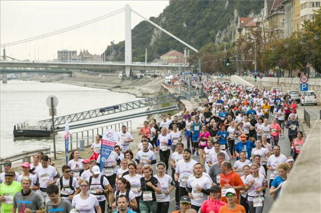 A 34. Spar Budapest Maraton 10 kilométeres távja 