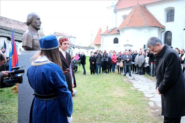 Felavatták Czetz János honvédtábornok szobrát az erdélyi Gyergyószentmiklóson