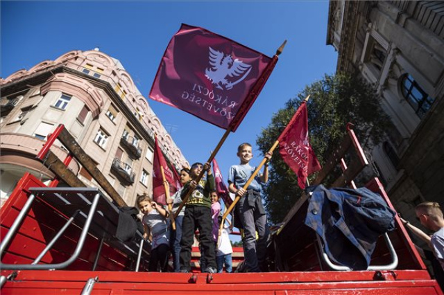 Október 23. - Családi programokkal várják az ünneplőket a Kossuth téren