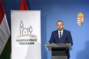 Gyopáros Alpár kormánybiztos sajtótájékoztatója a Magyar Falu Program eredményeiről