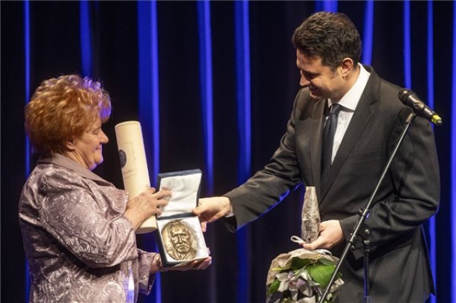 Dratsay Ákos és Berei Erzsébet kapta az idei Bessenyei-díjat