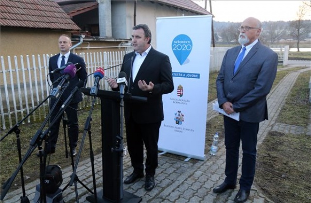 Palkovics: a kormány segíti a munkanélkülivé lett ózdiak elhelyezkedését