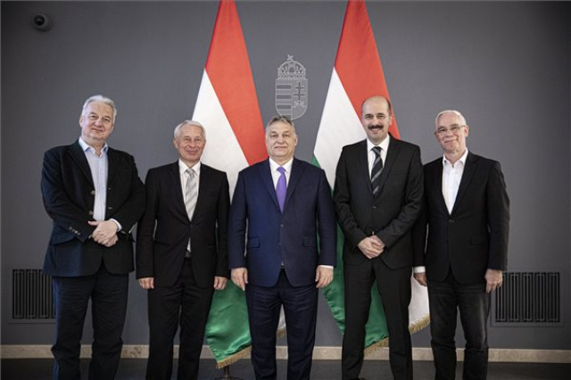 Orbán Viktor az evangélikus egyház vezetőivel egyeztetett