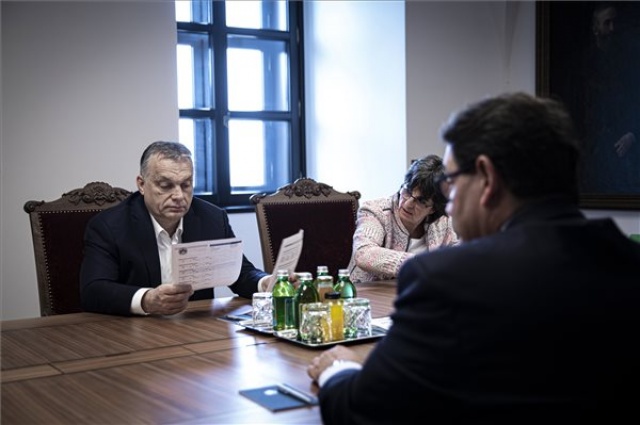 Koronavírus - Az orvostudomány képviselőivel egyeztetett Orbán Viktor
