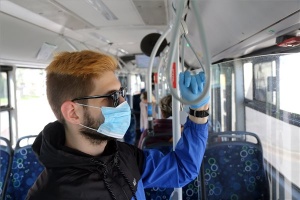 Koronavírus - Kötelező a maszk a miskolci tömegközlekedési eszközökön