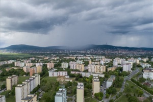Időjárás - Zivatarfelhők Pécs felett 