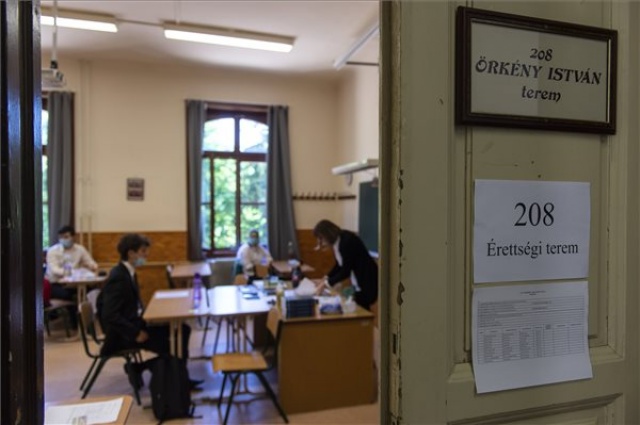 Érettségi - A magyar nyelv és irodalom írásbelikkel megkezdődtek a vizsgák