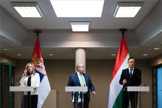 Koronavírus - Korlátozás nélkül léphetik át a magyar-szerb határt a két ország állampolgárai