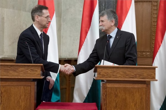 Költségvetés - Varga Mihály benyújtotta a 2021-es költségvetés tervezetét