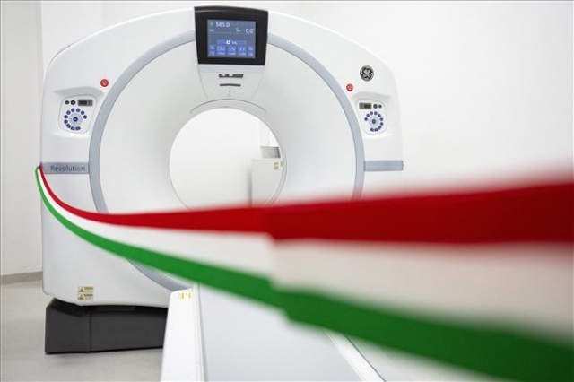 Átadták a Pécsi Tudományegyetem Klinikai Központ új CT-berendezését