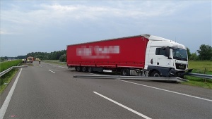 Baleset miatt lezárták az M5-öst Szeged felé Petőfiszállásnál