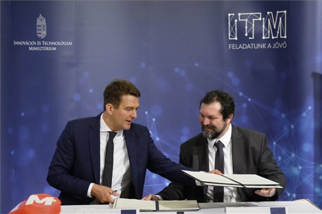 Együttműködési megállapodást írt alá az ITM és a kecskeméti Neumann egyetem