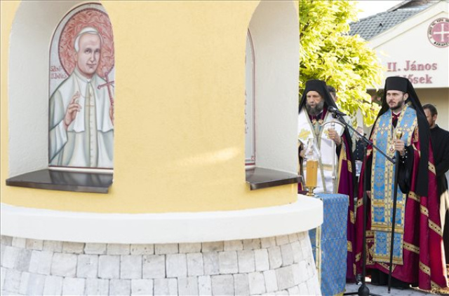 Úti ikont avattak II. János Pál pápa születésének századik évfordulója alkalmából Máriapócson