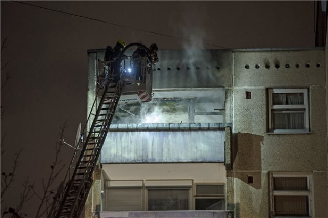 Tűz ütött ki egy társasházban Budapesten