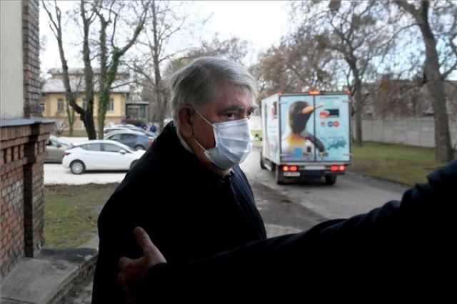 Koronavírus - Megérkezett a vakcina Magyarországra 