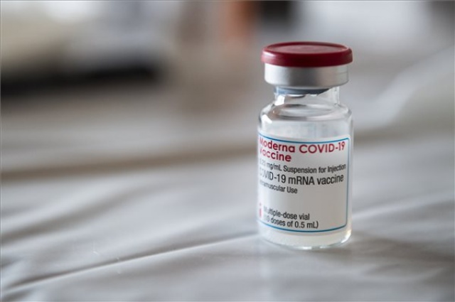 Koronavírus - Hétvégén újabb idősotthonokban folytatódik a védőoltások beadása
