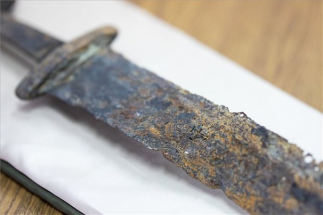 Mintegy ezerkétszáz éves kard került elő Zala megyében