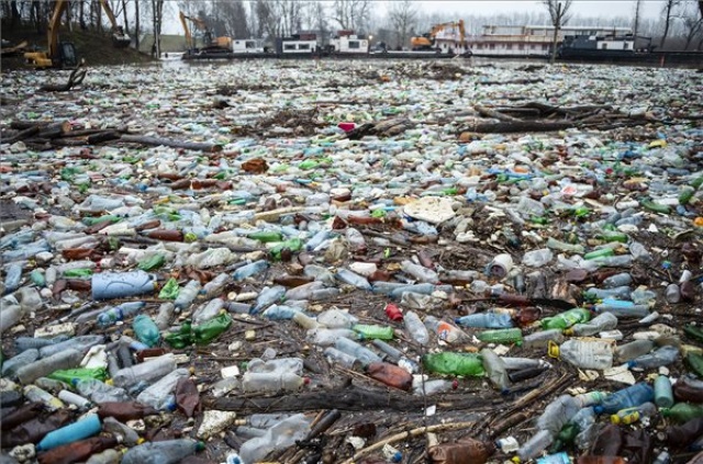 Árad a Tisza - Kommunálishulladék-szennyezés is érkezett a Felső-Tiszára