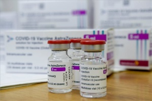 AstraZeneca-vakcinák érkeznek a megyei kormányhivatalokba - Debrecen