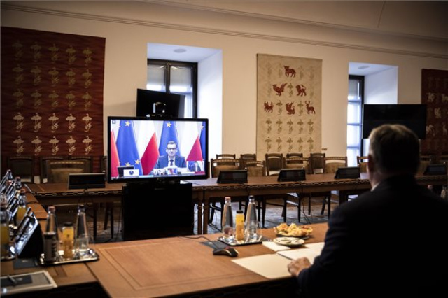 Koronavírus - Orbán Viktor V4-egyeztetésen, majd az EU-csúcson vesz részt