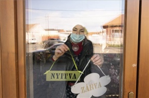 Koronavírus - Kinyithatnak a március 8. óta zárva tartó üzletek
