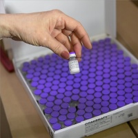 Koronavírus - Újabb Pfizer-BioNTech-vakcinaszállítmány ékezett a Hajdú-Bihar Megyei Kormányhivatalba
