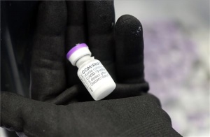 Koronavírus - Újabb Pfizer-BioNTech-vakcinák érkeztek a miskolci megyei kórházba 