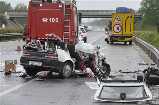Halálos baleset az M5-ösön Újhartyánnál 