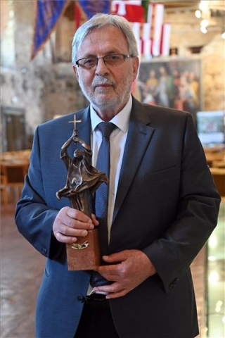Szidiropulosz Archimédesz szociológus kapta a Szent István-díjat