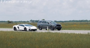 Dodge-Durango-SRT-Hellcat-vs-Lamborghini-Aventador