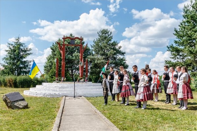 Honfoglalási emlékünnepséget tartott a Kárpátaljai Magyar Kulturális Szövetség Tiszacsomán