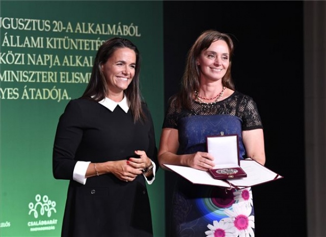 Állami kitüntetéseket és miniszteri elismeréseket adott át Novák Katalin