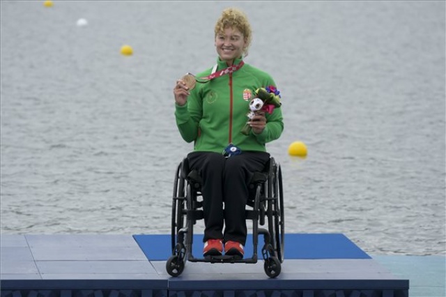 Paralimpia 2020 - Bronzérmes a kajakos Varga Katalin