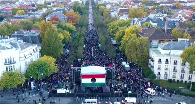Október 23. - Az ellenzéki pártok megemlékezése Budapesten