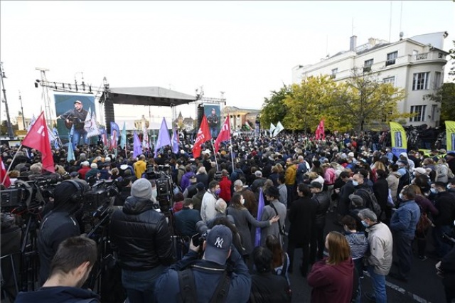 Október 23. - Az ellenzéki pártok megemlékezése Budapesten