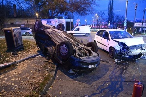 Három autó ütközött a XIX. kerületben