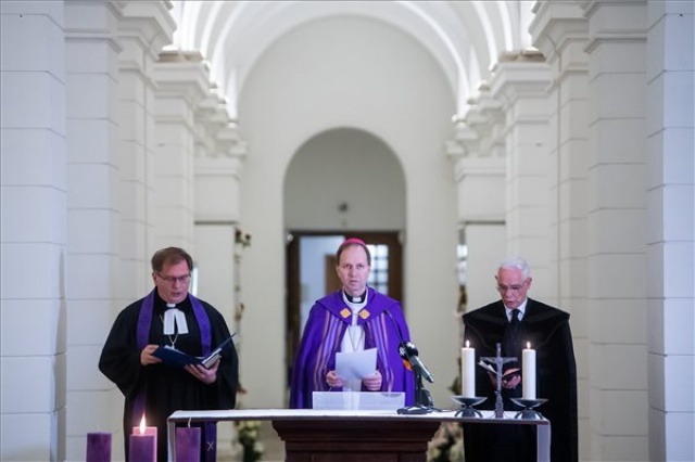 Koronavírus - Egyházi vezetők közösen imádkoztak a járvány áldozataiért