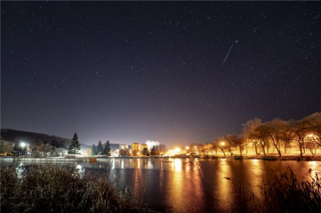 A Geminidák meteorraj Salgótarján felett 