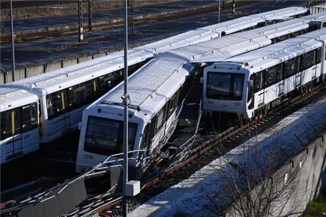 Összeütközött két metrószerelvény Kőbánya-Kispestnél, utasokat nem szállítottak