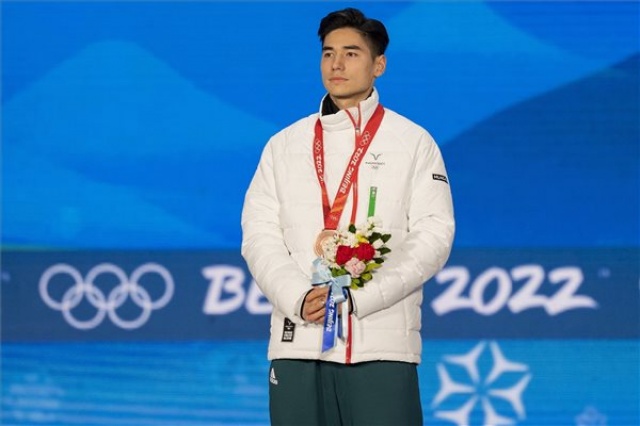 Peking 2022 - Gyorskorcsolya - Liu Shaoang bronzérmes 1000 méteren