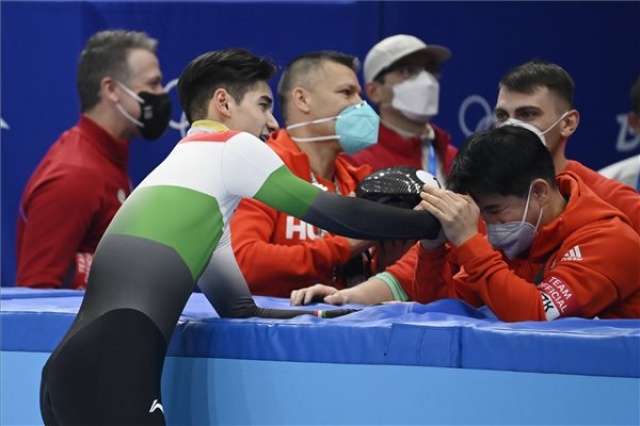 Peking 2022 - Gyorskorcsolya - Liu Shaoang olimpiai bajnok 500 méteren 
