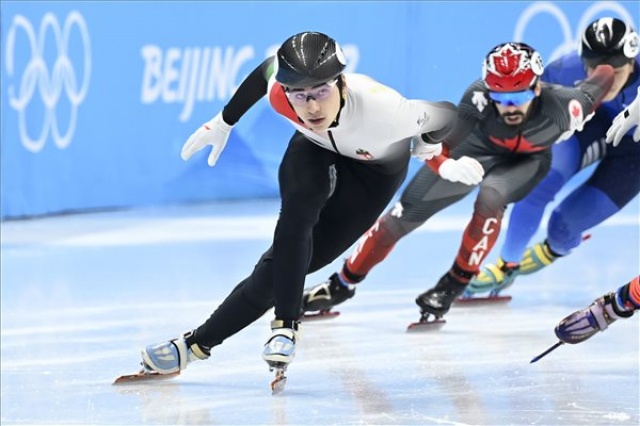 Peking 2022 - Gyorskorcsolya - Liu Shaoang olimpiai bajnok 500 méteren 