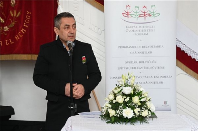A magyar állam támogatásával felújított bölcsőde-óvodát avattak a székelyföldi Uzonban