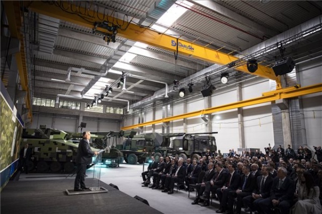 A Lynx harcjárműgyár épületének és elkészült moduljainak átadója Zalaegerszegen