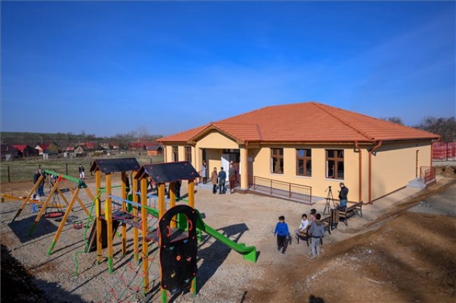 Magyar ajkú roma gyermekeknek épült óvodát avattak a partiumi Székelyhídon